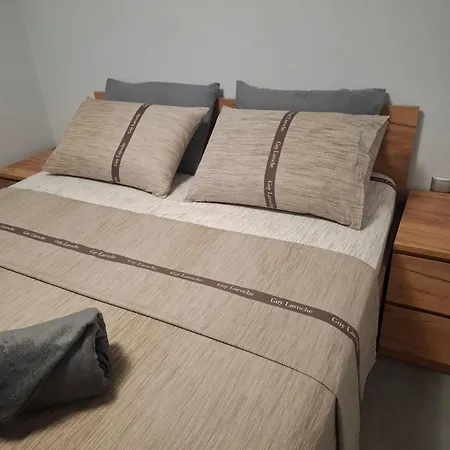 Jd4 *